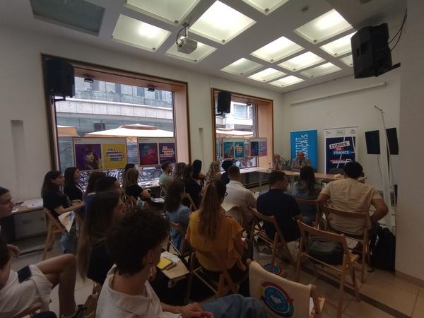 Studenti ugao